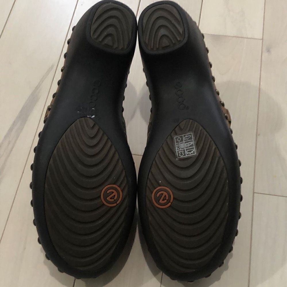 Ecco Women's Studded Closed Toe Clog Shoes Brown Size 6 NWOT - Picture 3 of 5